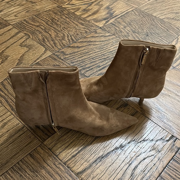 NWT Veronica Beard boots, suede upper, leather sole, kitten heels - Picture 2 of 3